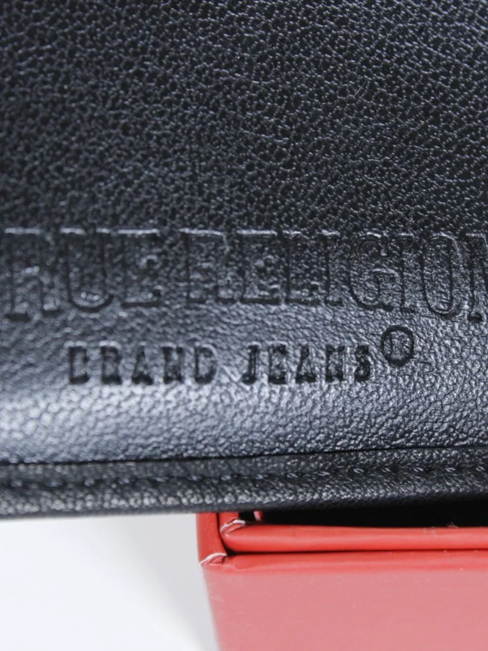 True Religion Original Wallet – Genuine Leather with Silver Plate – New‎ in Box